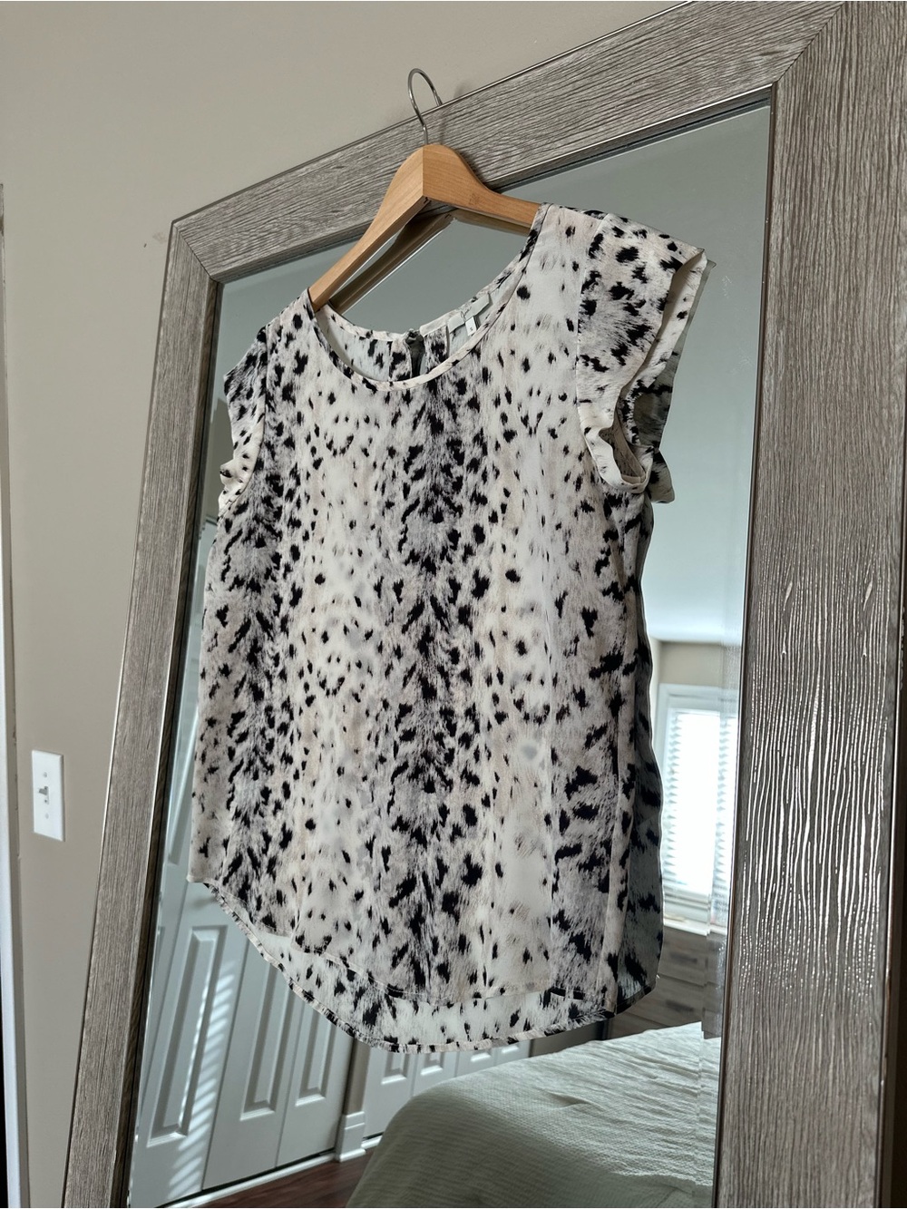JOIE 100% Silk Short Sleeve Blouse Cheetah Print Size Small
